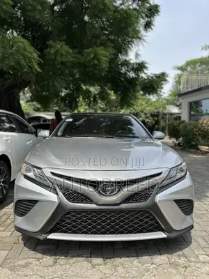 Toyota Camry XSE FWD (2.5L 4cyl 8AM) 2018 Silver