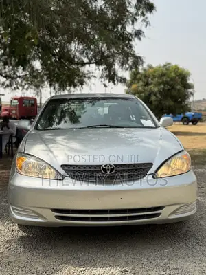 Toyota Camry LE 4dr Sedan (2.4L 4cyl 5M) 2003 Silver