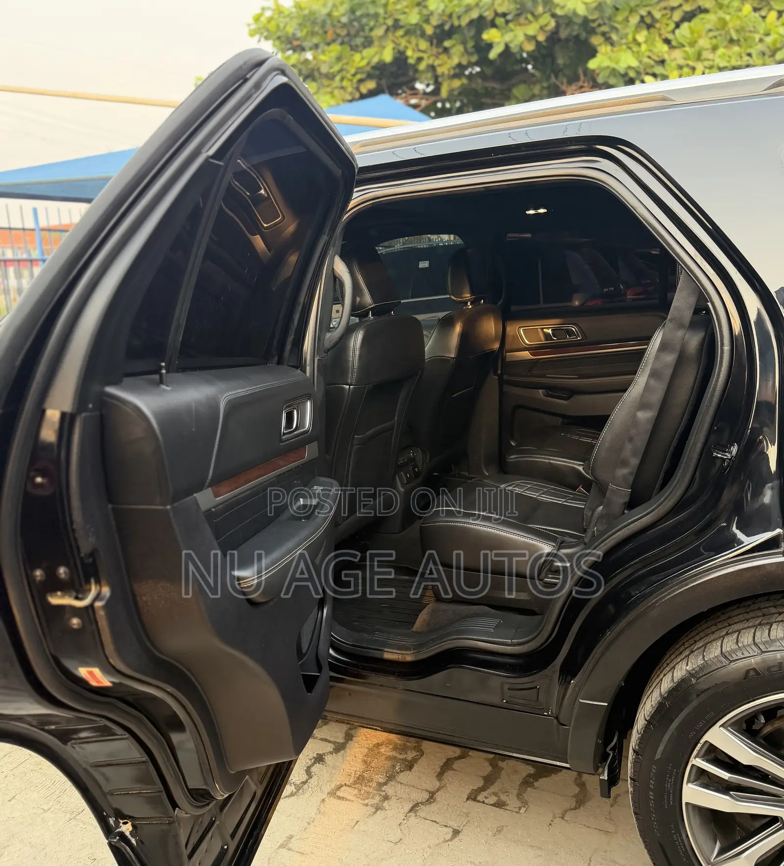 Ford Explorer Platinum AWD 2018 Black