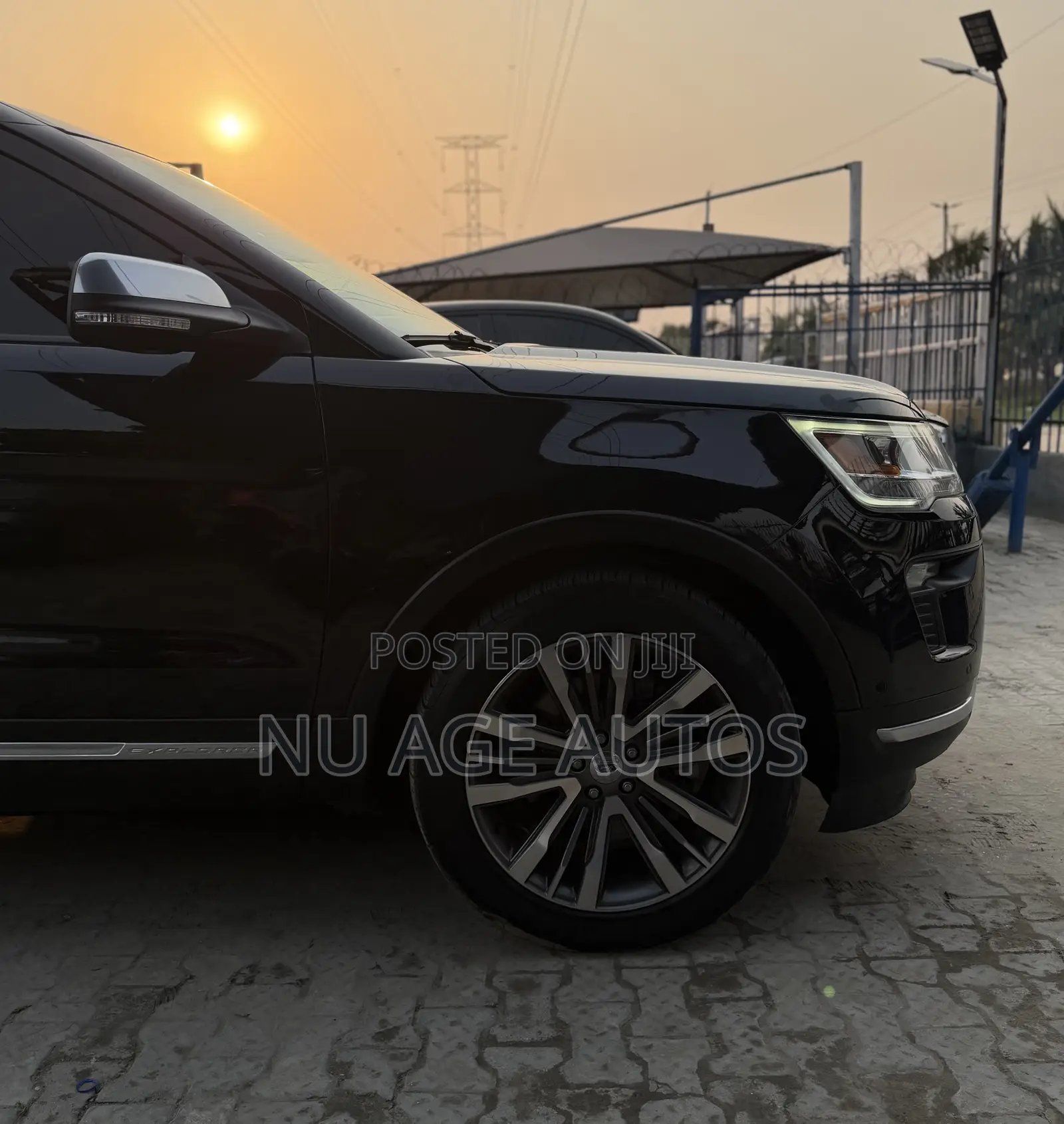 Ford Explorer Platinum AWD 2018 Black