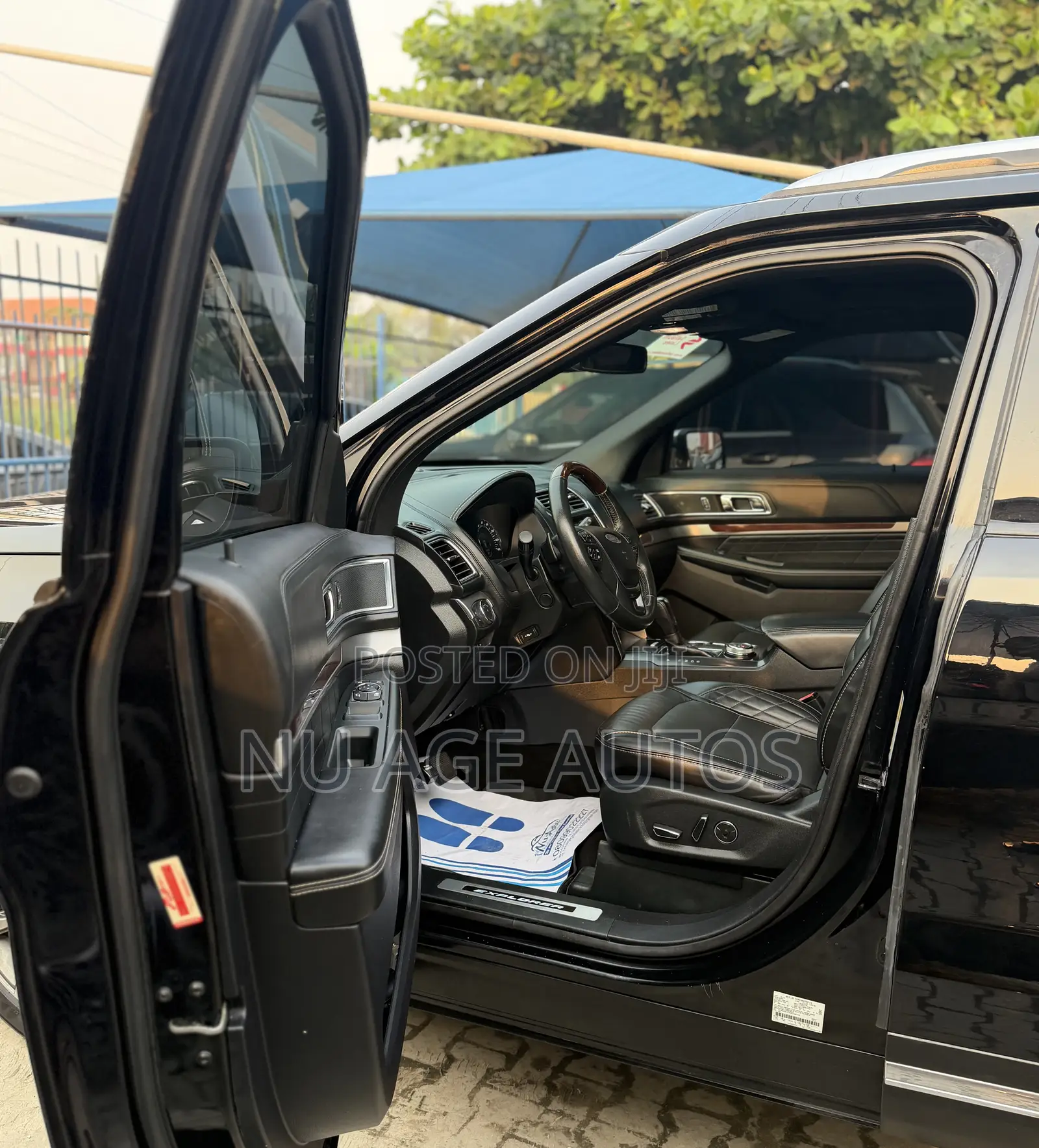 Ford Explorer Platinum AWD 2018 Black