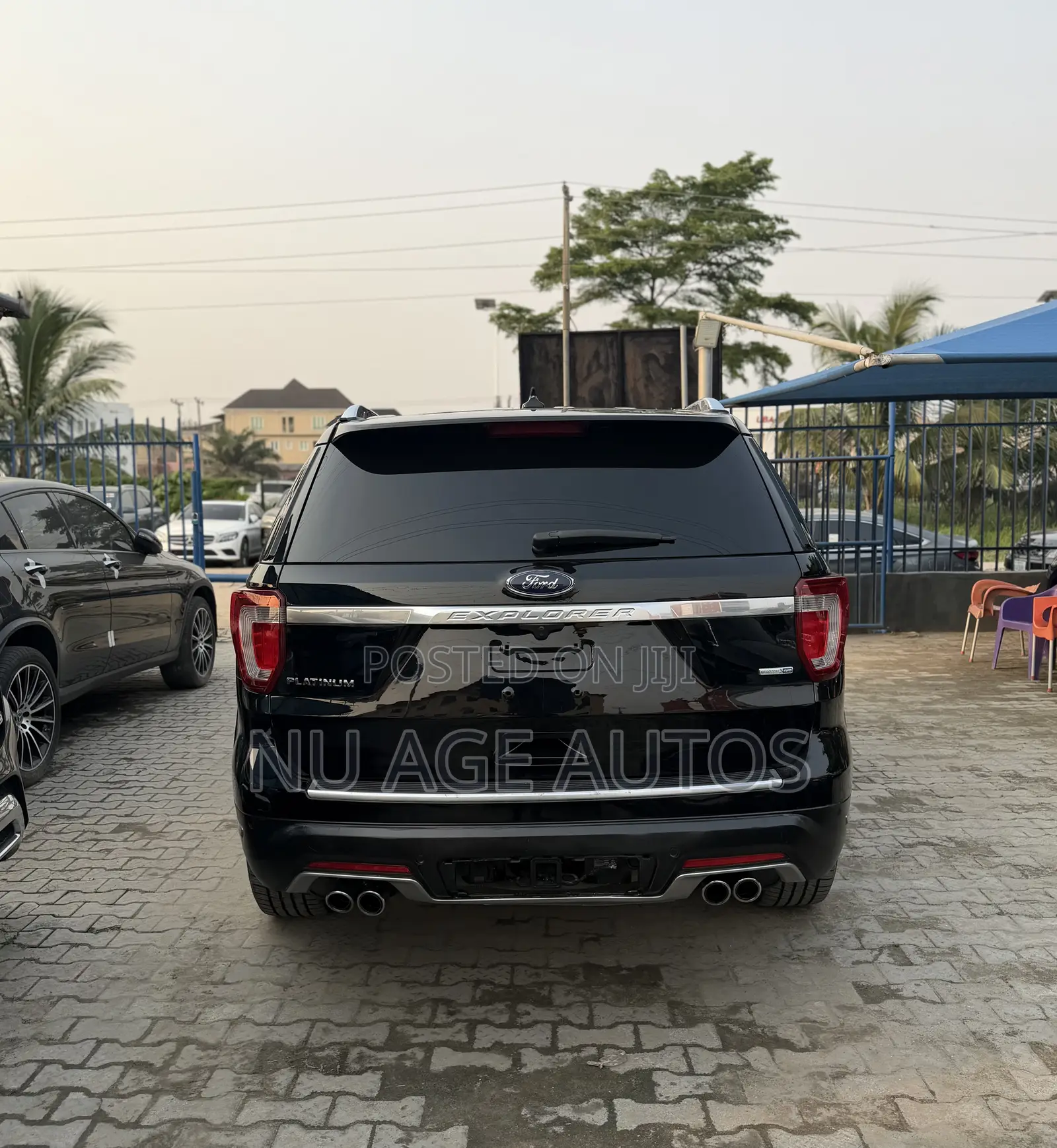 Ford Explorer Platinum AWD 2018 Black