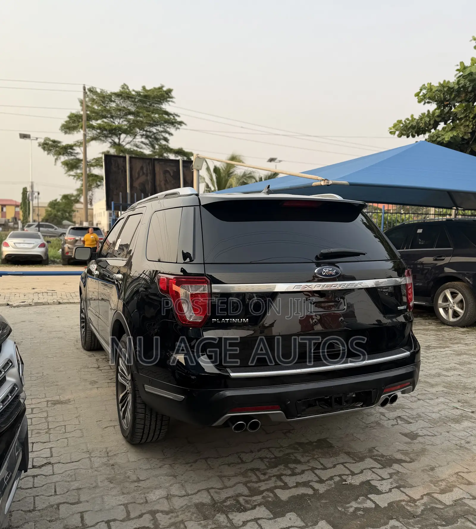 Ford Explorer Platinum AWD 2018 Black