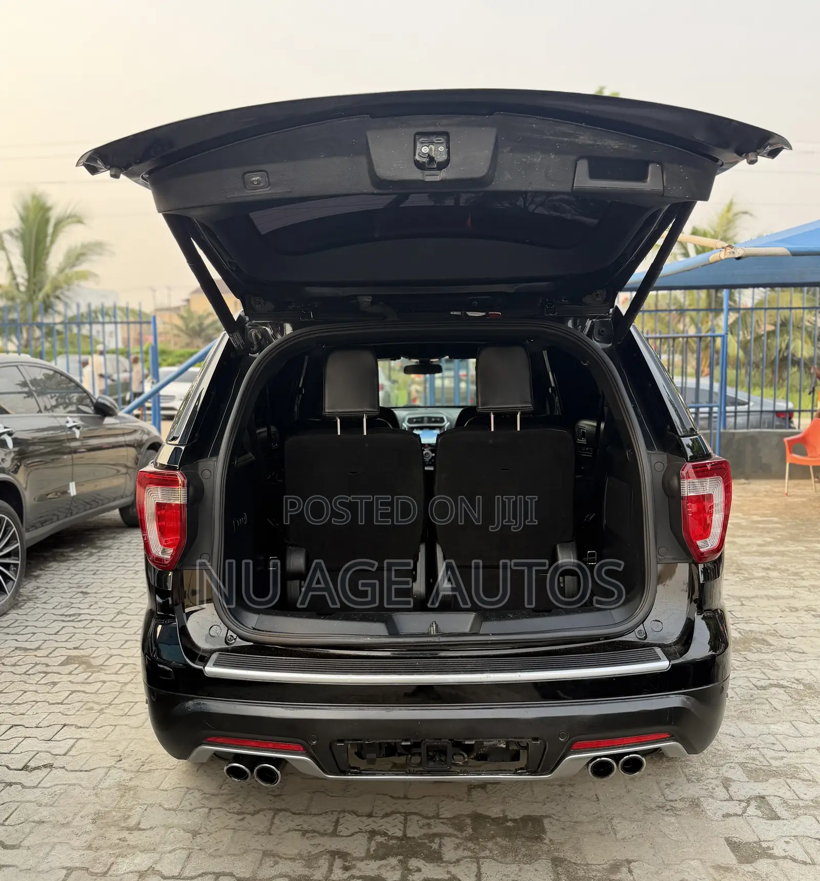 Ford Explorer Platinum AWD 2018 Black