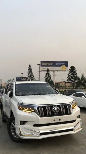 Toyota Land Cruiser Prado 2010 White