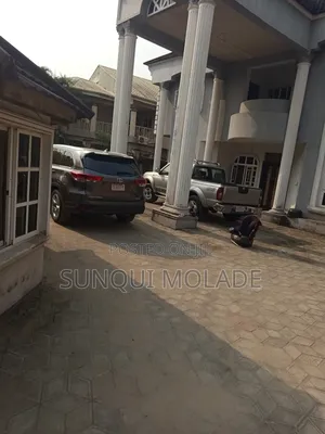 5bdrm Duplex in Ajao Estate for sale