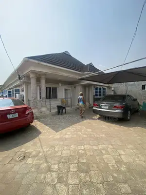 5bdrm Bungalow in Ago Palace for sale