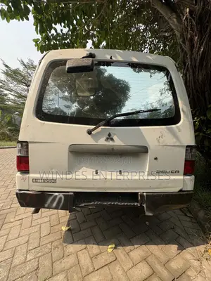 Mazda E2200 2007 White