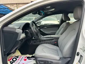 Toyota Avalon XLE 2021 White