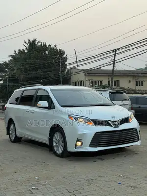 Toyota Sienna Limited Premium 7 Passenger (3.5L 6cyl 8A) 2016 White