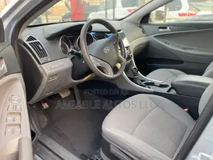 Hyundai Sonata SE Sedan FWD (2.4L 4cyl 6A) 2011 Blue