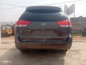 Toyota Sienna LE 8 Passenger 2011 Gray