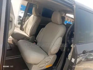 Toyota Sienna LE 8 Passenger 2011 Gray