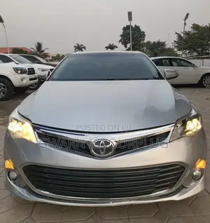 Toyota Avalon XLE Premium 4dr Sedan (3.5L 6cyl 6A) 2014 Silver