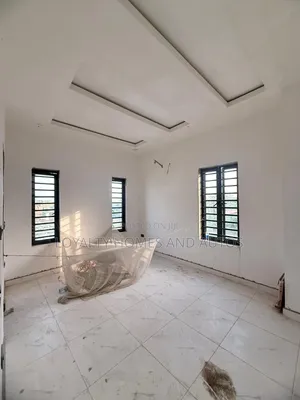5bdrm House in Lekki Phase 1 for sale