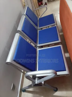 3 Setters Airport Chair (Blue)