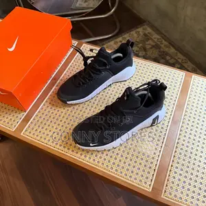 *Cop the Nike Free Metcom 6 in Black