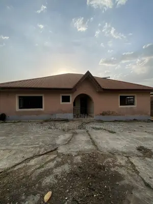 3bdrm Bungalow in Apata Ibadan for sale
