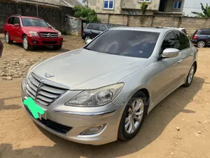 Hyundai Genesis 3.8 2011 Silver