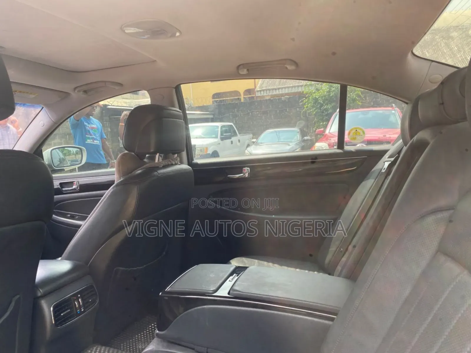 Hyundai Genesis 3.8 2011 Silver