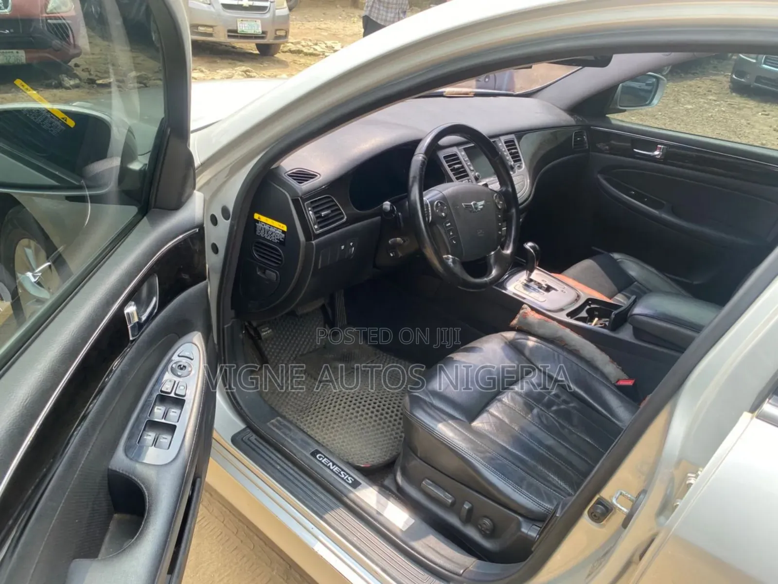 Hyundai Genesis 3.8 2011 Silver