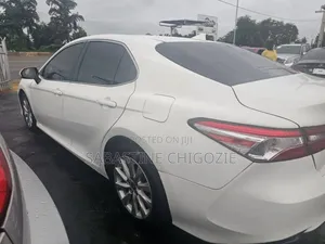 Toyota Camry LE FWD 2020 White