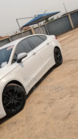 Ford Fusion SE FWD 2017 White