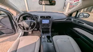 Ford Fusion SE FWD 2017 White