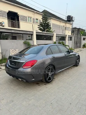 Mercedes-Benz C300 Luxury 4matic Sedan AWD (2.0L 4cyl 7A) 2017 Gray