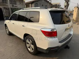 Toyota Highlander Limited 2012 White