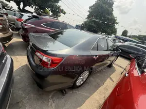Toyota Camry XLE V6 4dr Sedan (3.5L 6cyl 6A) 2012 Gray