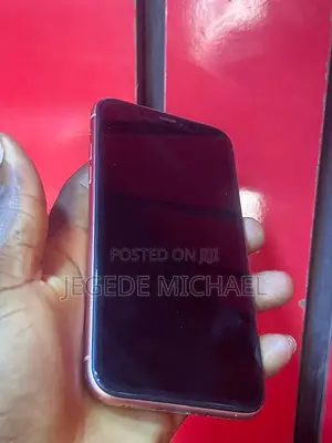 Apple iPhone XR 64 GB Red