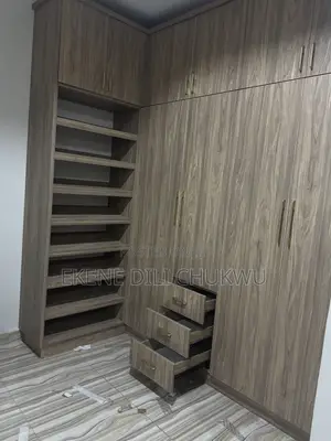 Luxury Built-in Wardrobe With Shoe Rack, Drawers Full Storage System