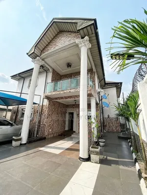 Furnished 5bdrm Duplex in Johns Lwofe for sale