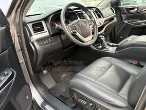 Toyota Highlander Limited V6 4x4 (3.5L 6cyl 6A) 2016 Gray