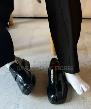 Unbranded Split-Toe Patent Leather Loafers With Free Split Toe Socks