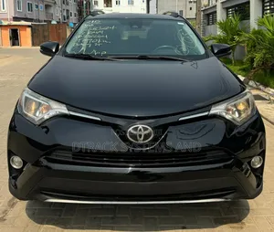 Toyota RAV4 XLE 4dr SUV AWD (2.5L 4cyl 6A) 2018 Black