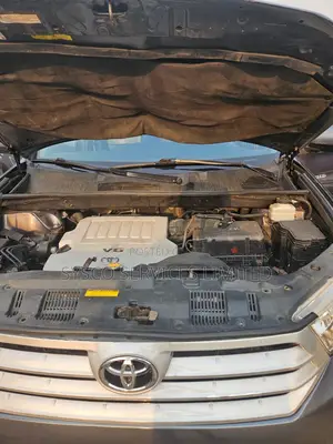 Toyota Highlander Limited 3.5l 4WD 2013 Gray