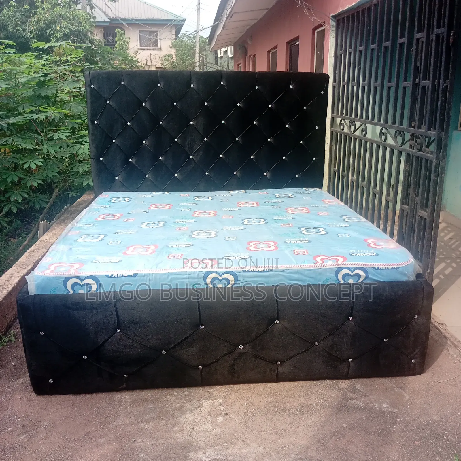 Bed and Bedframe (6x6ft)