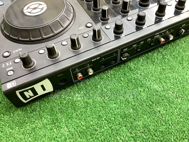 Native Instruments Traktor Kontrol S4 Mk1 Pro Dj Controller Mixer