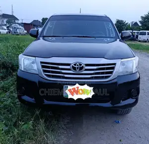Toyota Hilux SR 4x4 2013 Black