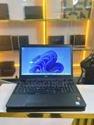 Laptop Dell Precision 15 3520 8GB Intel Core I7 SSD 256GB