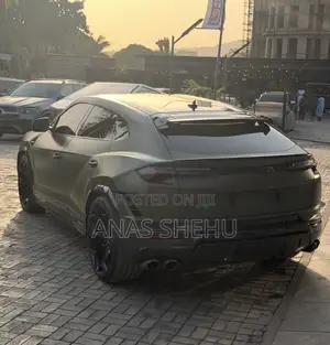 Lamborghini Urus 2024 Gray
