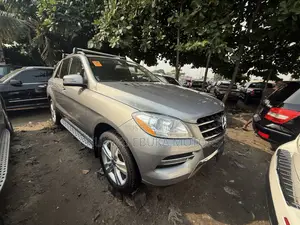 Mercedes-Benz M Class ML350 4MATIC 4dr SUV AWD (3.5L 6cyl 7A) 2015 Gray
