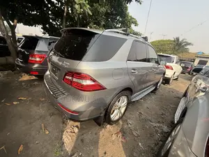 Mercedes-Benz M Class ML350 4MATIC 4dr SUV AWD (3.5L 6cyl 7A) 2015 Gray