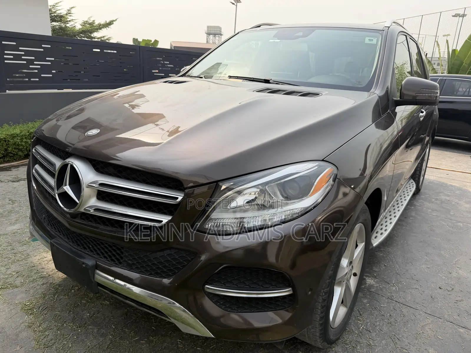 Mercedes-Benz GLE-Class 2016 Brown