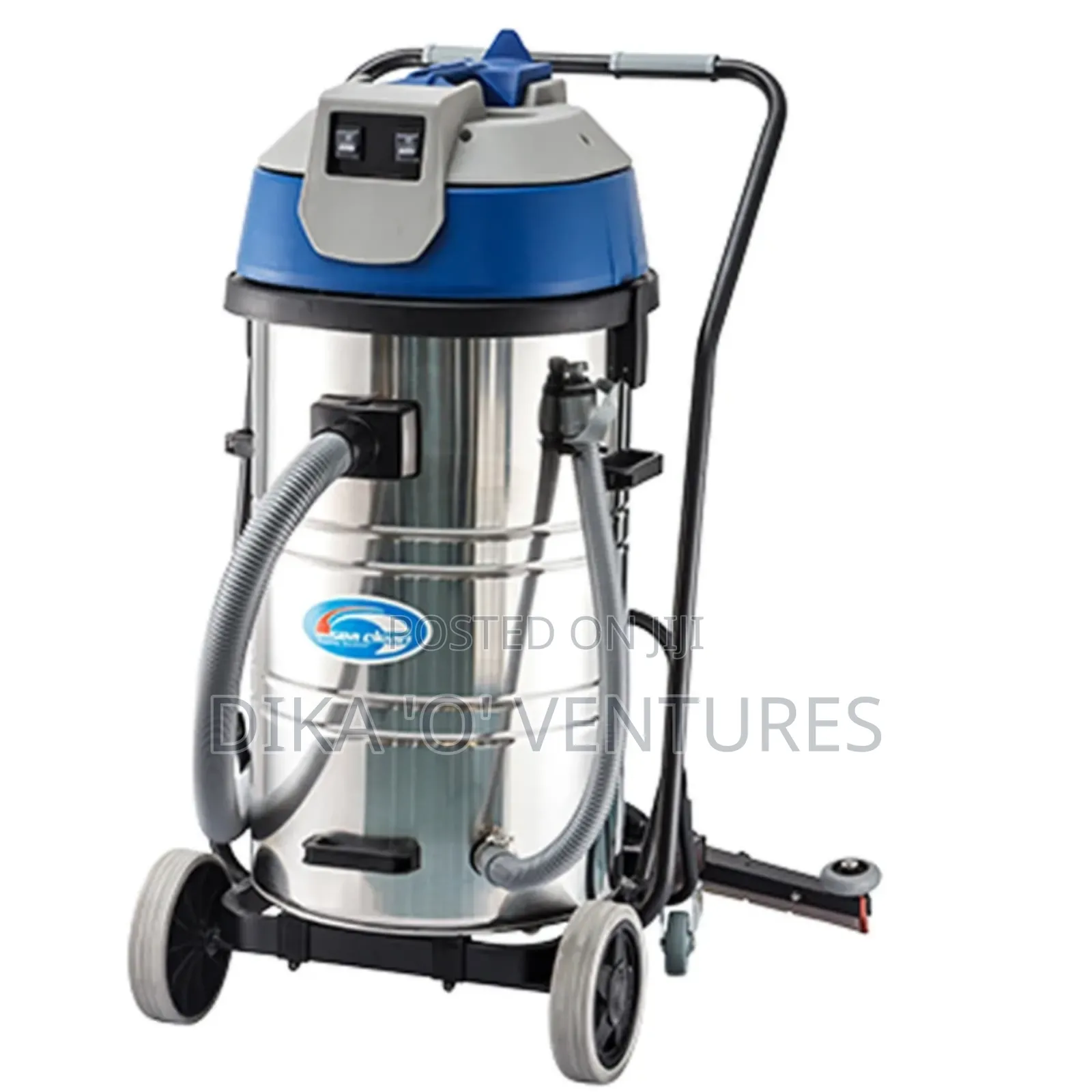 Vacuum Cleaner With Squeegee