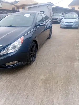 Hyundai Sonata Limited 2.0T Sedan (2.0L 4cyl 6A) 2012 Blue