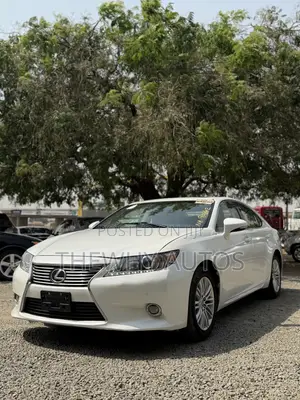 Lexus ES 350 FWD 2015 White