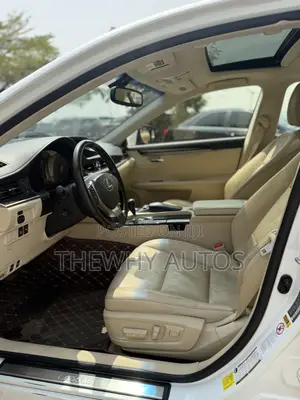 Lexus ES 350 FWD 2015 White
